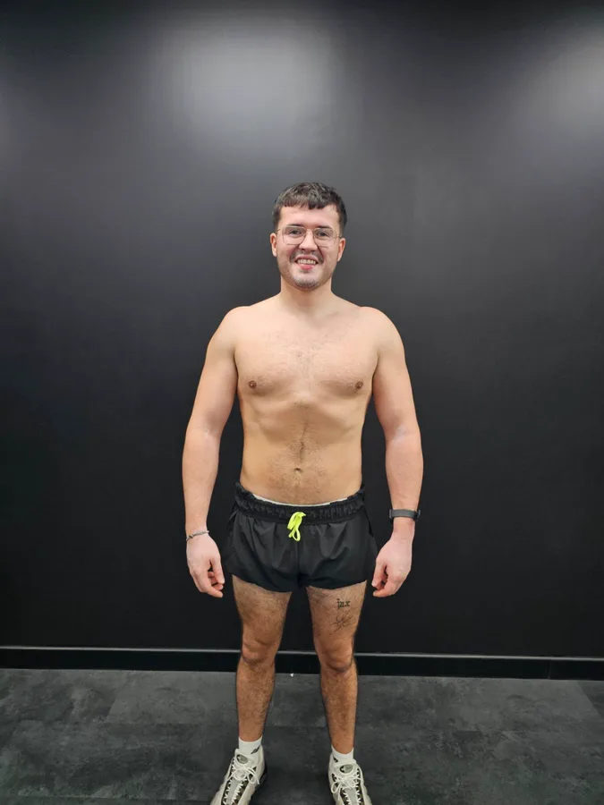 Online coaching client at the start, weighing 86kg